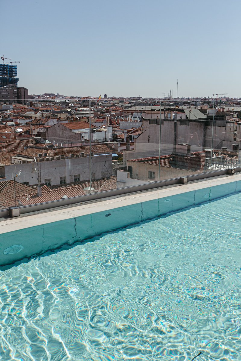GastroMadrid_'s tweet photo. 🔥 Si no has estado en #Osadia no sabemos a qué esperas 🔥

Desde el momento en que pones un pie en este oasis urbano, te sentirás transportado a un mundo de elegancia y sofisticación. La vista panorámica de la ciudad es simplemente impresionante. Imagina disfrutar de tu cóctel favorito mientras contemplas las luces centelleantes de la ciudad bajo el cielo estrellado. Es un escenario que te robará el aliento 😌😌

Si aún no has visitado #Osadia, no esperes más para reservar tu mesa y vivir una noche mágica en este rincón elevado de la ciudad. Eleva tus sentidos y descubre por qué es el destino perfecto para una experiencia inolvidable. ¡Te esperan en lo más alto! 🌆🍸

¡Tienes más info en nuestra web! 😁👇
https://t.co/CpjJqUhTAB

#gastromadrid #gastro #madrid #españa #gastronomia #rooftops #vistas #cielo #verano #summer #top #gourmet #calidad #restaurante #restaurantes #salirpormadrid #comerpormadrid #escaparpormadrid #escapadapormadrid #planazo #planazogm #plan