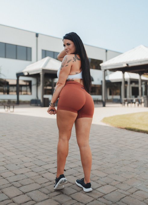 2 pic. Getting stronger everyday :) https://t.co/wAQVur8euP