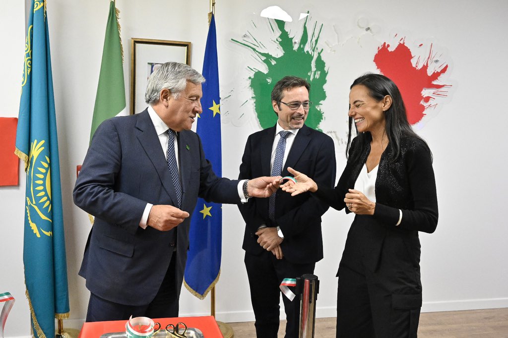 Antonio_Tajani's tweet photo. Ho inaugurato oggi la nuova sede dell’Ambasciata d’Italia ad #Astana. La nostra Ambasciata è pienamente operativa per rafforzare la presenza del sistema 🇮🇹 in Kazakistan e nell’Asia Centrale. https://t.co/WhiFkA73Xw