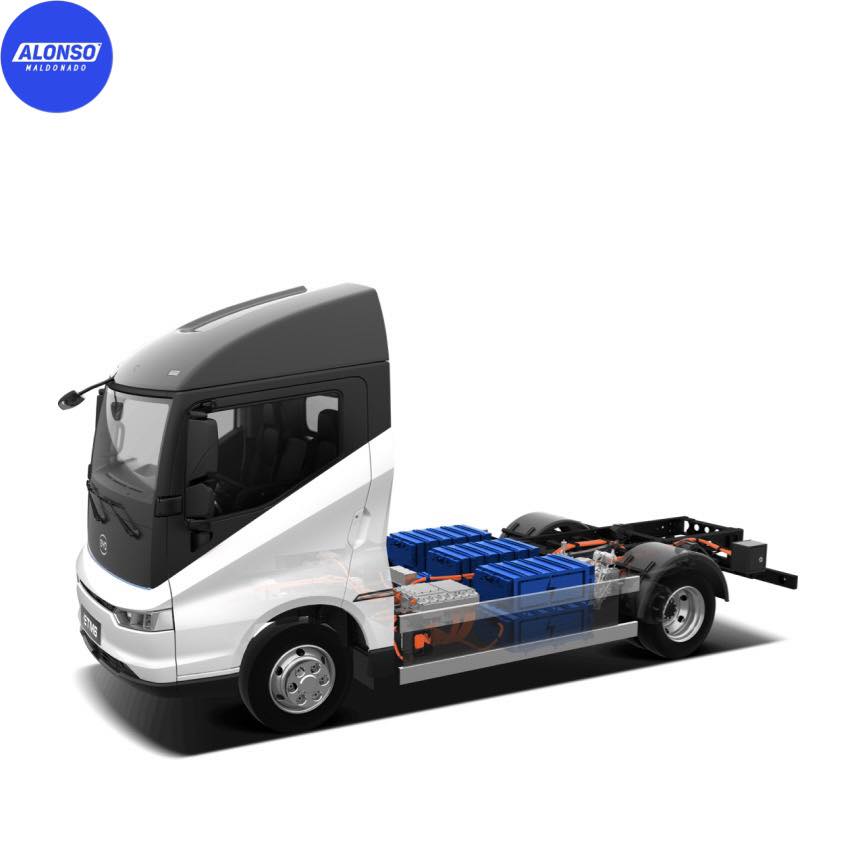 Lonso0's tweet photo. 🙀 Ya circula en México el #BYD ETM6 de la mano de #BIMBO 🔋

El día de ayer me tocó verlo circulando en #GDL y se ve padrísimo, es un vehículo de carga con capacidad de 3.8 T con un motor eléctrico de 150 kW (200hp aprox).

La batería es de 126 kWh con una autonomía de hasta 200 km cuando está totalmente cargado.

¿Te ha tocado verlo?

@BYDAutoMexico @BimboMx