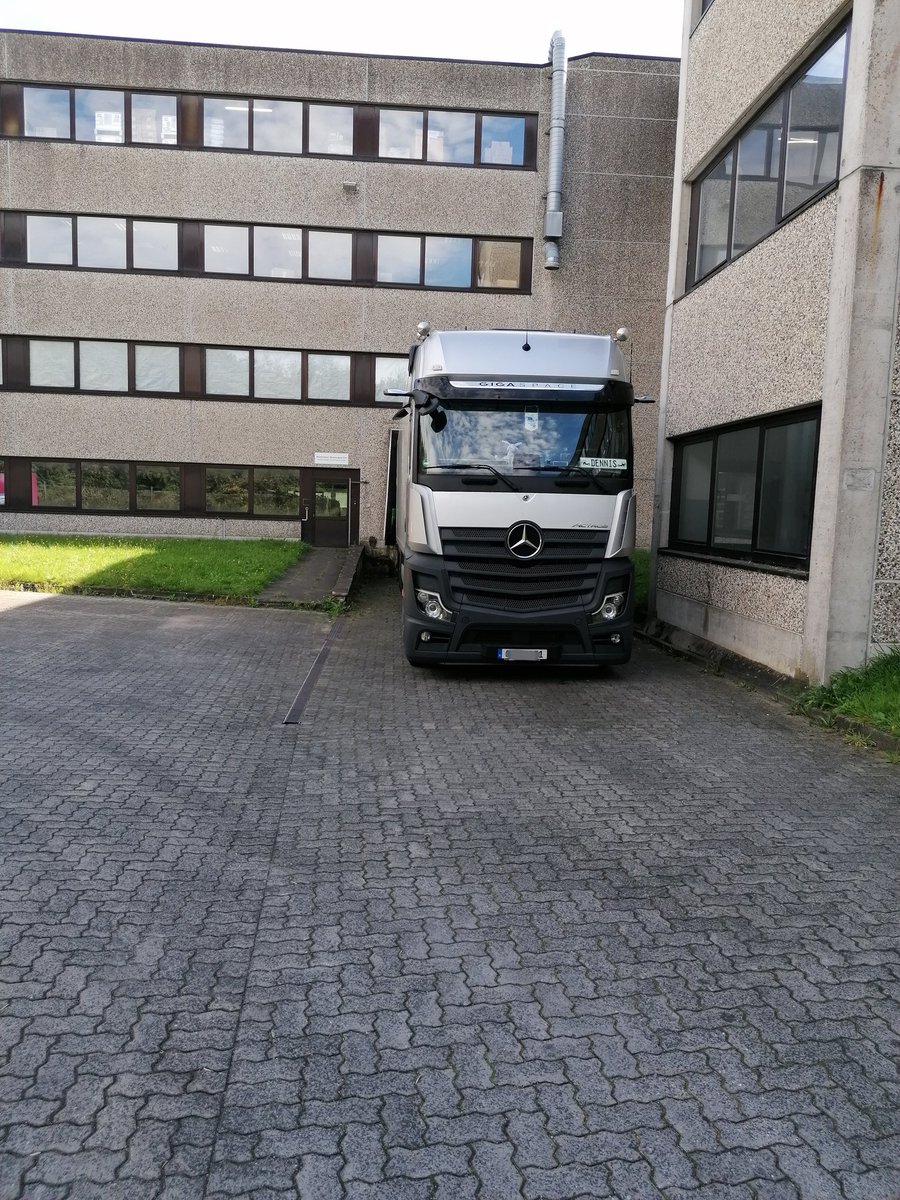 HaruSLB's tweet photo. Das ist wirklich die erste Arbeit, die sich nicht wirklich wie eine Arbeit für mich anfühlt. Mittlerweile freue ich mich sogar aufs Arbeiten und bin stolz auf was ich tue, dass konnte ich sonst von mir nicht behaupten, wollte das einfach mal loswerden. ☺️ https://t.co/sC0y6rP1Fp