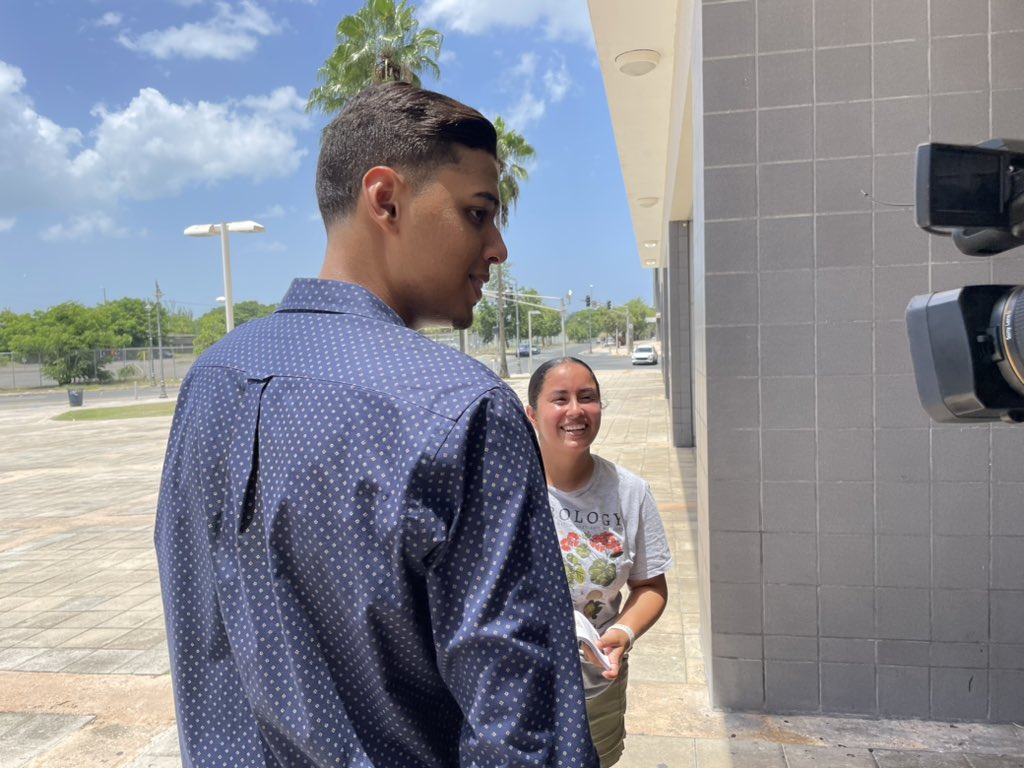 lajotamvc's tweet photo. #PoderEstudiantil | Hoy, junto al Coordinador General de @victoriaporpr, @manuelnatalpr, dialogamos con jóvenes estudiantes de la Universidad del Sagrado Corazón. 🐬 https://t.co/LGWd6bGY3W