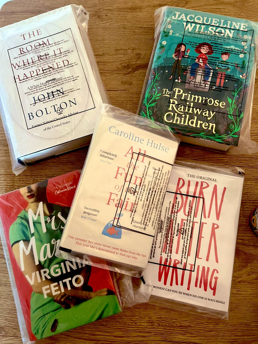 Carly ✨📖☕️ tweet media