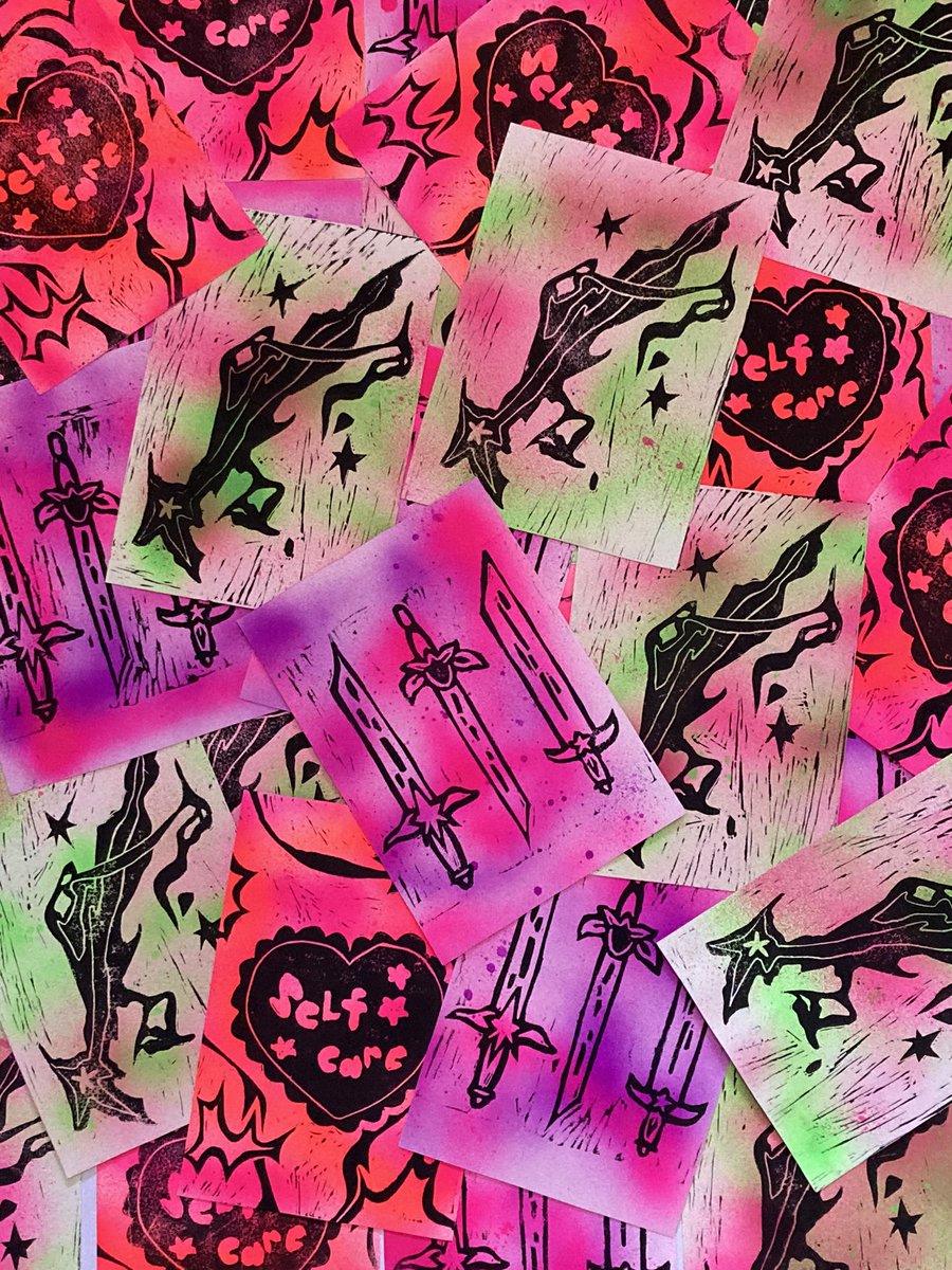 dolgeai's tweet photo. @kofi_button I’m Dolgeai a 19yr old Filipina artist based in Dublin . I create Art that considers sustainability combining my love for linocut , gouache , acrylics &amp; crochet . Selling stickers , prints , pencil cases , totes &amp; bag charms 🥰 https://t.co/XAL3t8Bx8Z