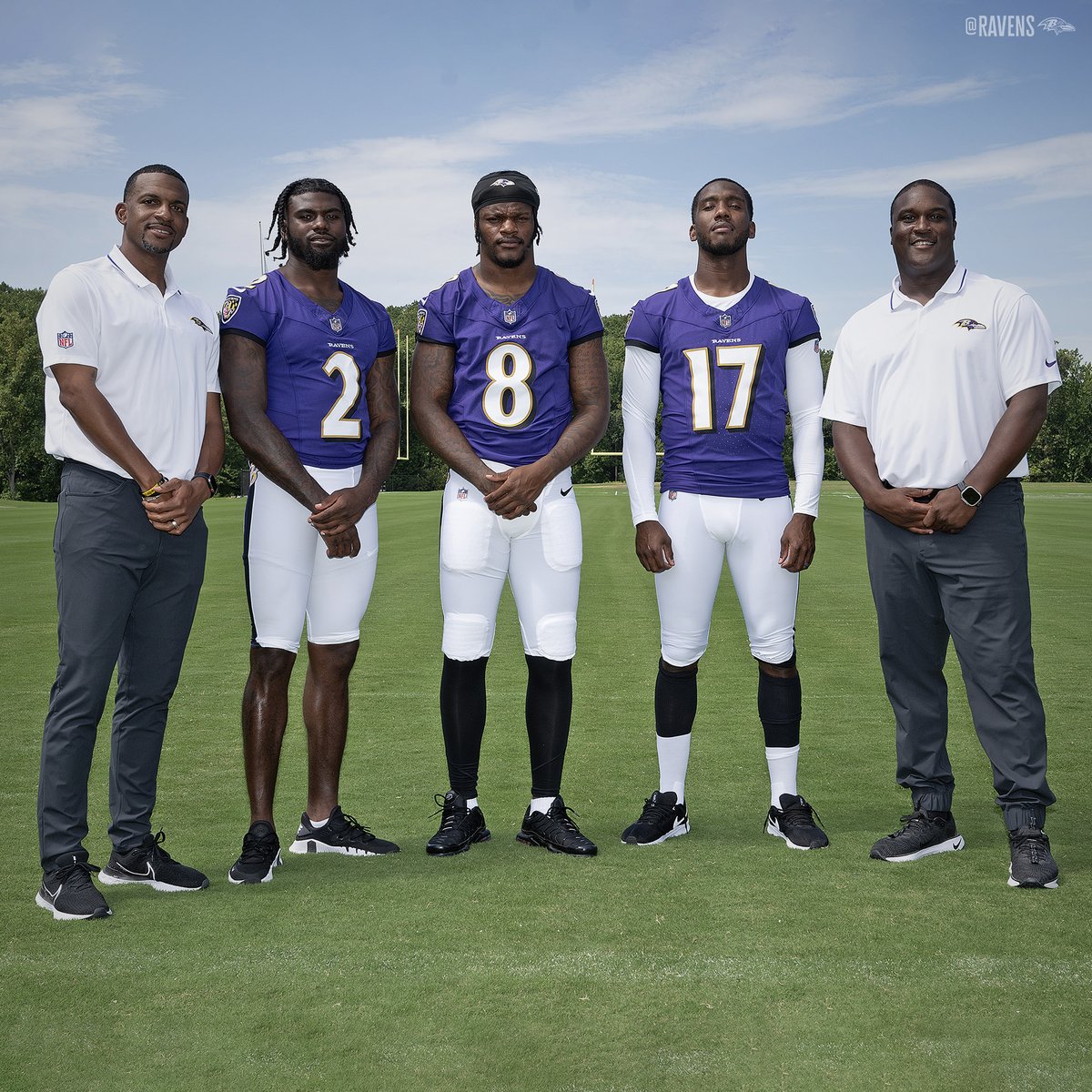 The #Ravens are believed to be the first team in NFL history to have an all-African American QB room, from players to coaches. From left to right... • Assistant QBs coach Kerry Dixon • QB Tyler Huntley • QB Lamar Jackson • QB Josh Johnson • QBs coach Tee Martin (📸…