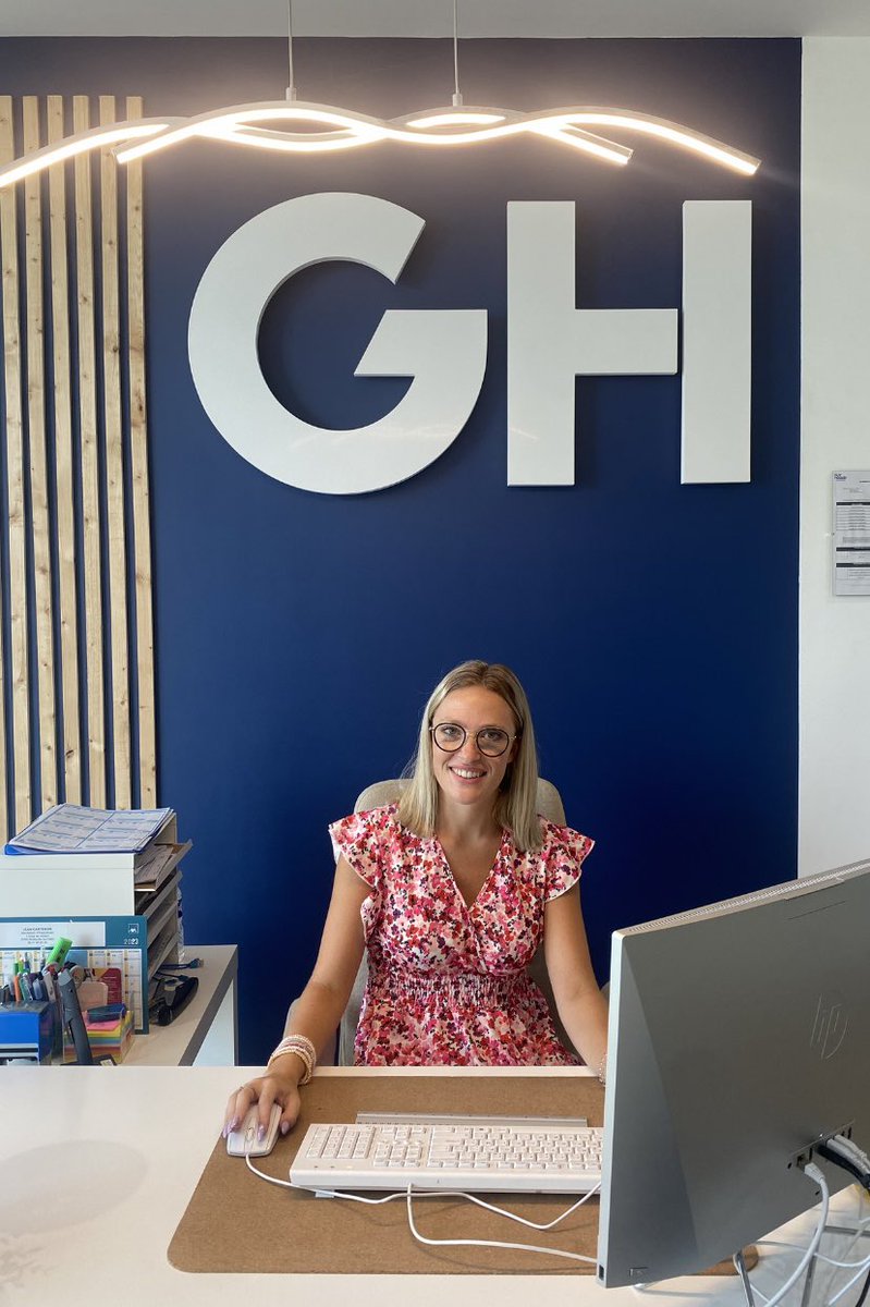 clem_lbrc's tweet photo. Je suis ravi de vous annoncer que je viens de rejoindre l'équipe de l'agence Guy Hoquet à Carpiquet en tant que nouvelle recrue en immobilier. 🔑

N'hésitez pas à me contacter pour discuter de vos projets immobiliers ou pour toute question.

À très vite !!

Clémence 😉 https://t.co/7mBiQm3Er8