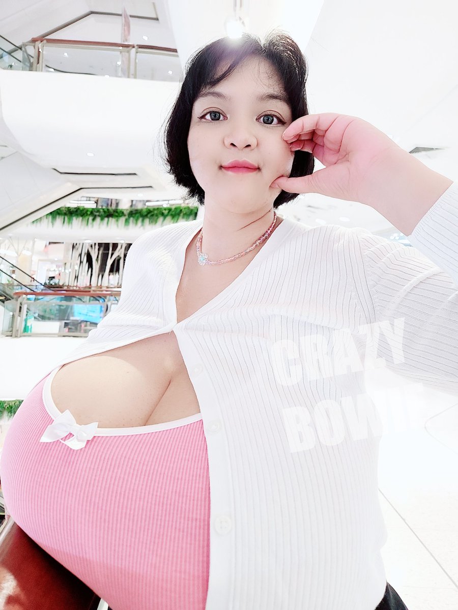 บีบแก้ม นิ่มๆนะ 🥰 https://t.co/nFcELUQpqt