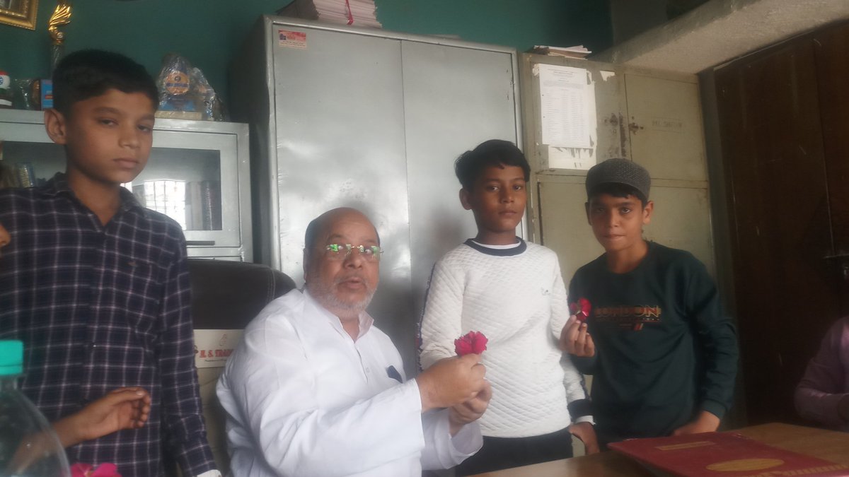 ml_qureshi's tweet photo. मा.उप मुख्यमंत्री आदरणीय अजित दादा से अपिल है.
सलीम सारंग साहब. और खय्यूम खान साहब  
महाराष्ट्रा के दो बेबाक नेता है, मुस्लिम समाज के प्रती अ��्छा काम करने की वे दोनो सोंच रखते है,
राष्ट्रवादी पार्टी को मजबूत बनाने, उन्हे बडी जिम्मेदारी देना चाहिये, यह हमारी सोच है. https://t.co/og3HBvKwyv