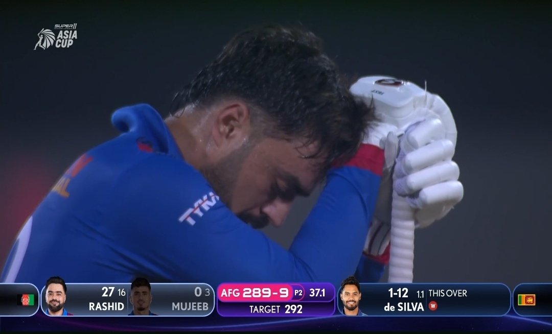 IamNava21's tweet photo. @rashidkhan_19  champ don't deserve this 😶 . 
Very close 
#AFGvsSL https://t.co/TsrPA53bBl