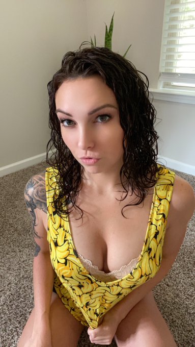 This shirt is bananas 😁 https://t.co/UDsdtHWtTN