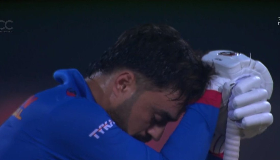 Mussskey's tweet photo. Feeling sad for this man, Rashid Khan deserves better !! https://t.co/54iNJgK7fx