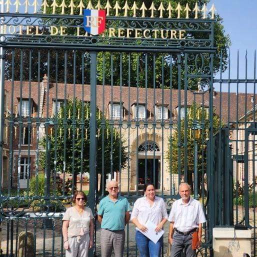 assamti_mohamed's tweet photo. Notre liste #Oise Union Populaire Ăcologique et Sociale est officiellement dĂ©clarĂ©e en prĂ©fecture ! Nous l'avons dĂ©posĂ©e aujourd'hui avec Thierry Balliner, Mohamed Assamti et Annick Prevot. #Picardie #HDF #sĂ©natoriales #SĂ©nat #Nupes #leparisien #courrierpicard #oisehebdo https://t.co/pY1OF5lYue