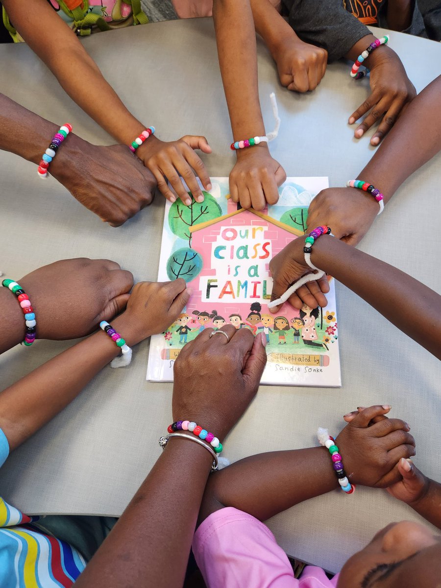 LoudBrarian's tweet image. Best lesson ever!!
Thanks, @bookishkandi, for sharing! @TCSLibrarySquad #ALLibraries #AmazingToTheCore