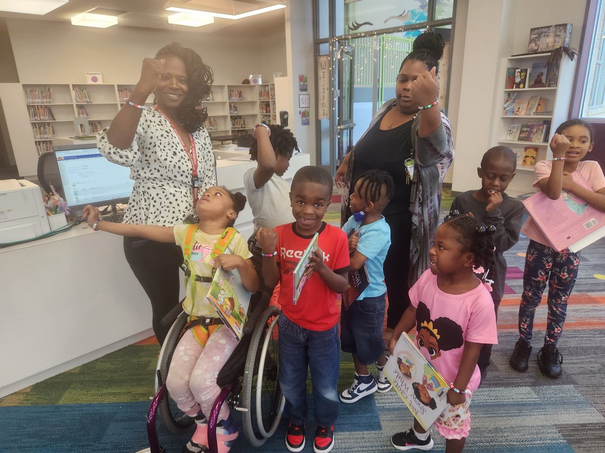 LoudBrarian's tweet image. Best lesson ever!!
Thanks, @bookishkandi, for sharing! @TCSLibrarySquad #ALLibraries #AmazingToTheCore