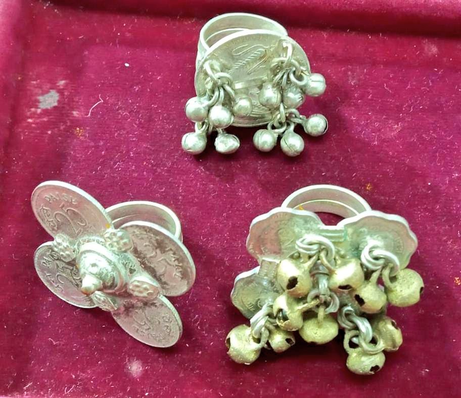 tgmepma's tweet image. The unique usage of silver coins along with brightly coloured thread work is the usp of #Lambadi jewellery. 
Sure to complement your #OOTD !