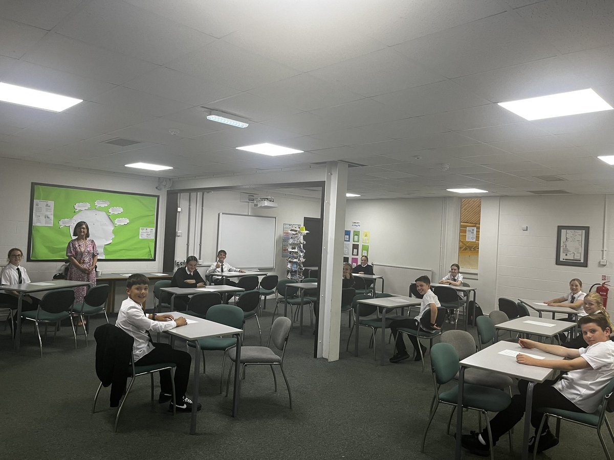 Our wonderful S1 are ready to welcome our new P7s for some speed dating 🥰💚