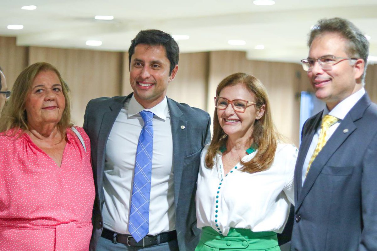 DuarteJr70's tweet photo. Participei do 1° Seminário Nacional da Autonomia da Advocacia Pública. Discutimos a essencial PEC 82/2007, que busca garantir autonomia aos advogados públicos. Vamos lutar para que essa PEC entre na ordem do dia e seja aprovado na Câmara. É hora de avançar! ⚖️🇧🇷 #PEC82 https://t.co/6V4FCXXdxM