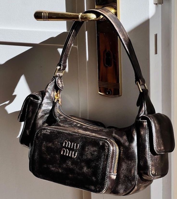 badestoutfit's tweet photo. miu miu cargo bag https://t.co/ALooA4qkVt