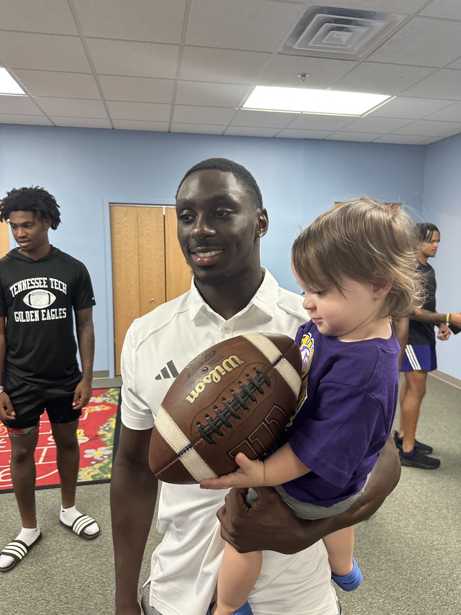 The kiddos love our <a href="/TNTechFootball/">TTU Football</a> <a href="/tennesseetech/">Tennessee Tech</a> football players!Thanks to <a href="/Collegeside/">Collegeside</a> for letting our guys come hang out! 🦅🙌🏈