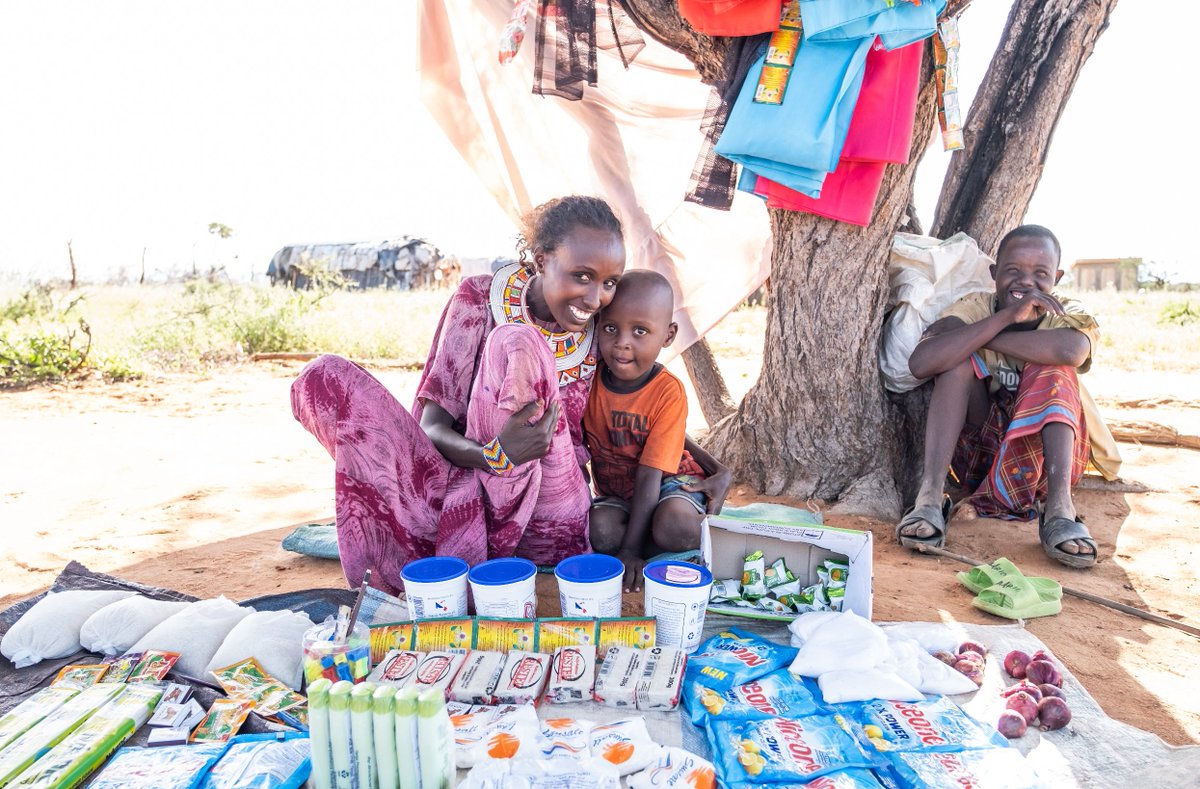 samburuproject's tweet image. This is Damari Lesilau, a mother and businesswoman in Sere Olipi. With access to a well close to her village, Damari is able to focus on her one-stop-shop roadside store and support her family. 🛍️

📸by @mamen_saura

#givewatergivelife #womenownedbusiness