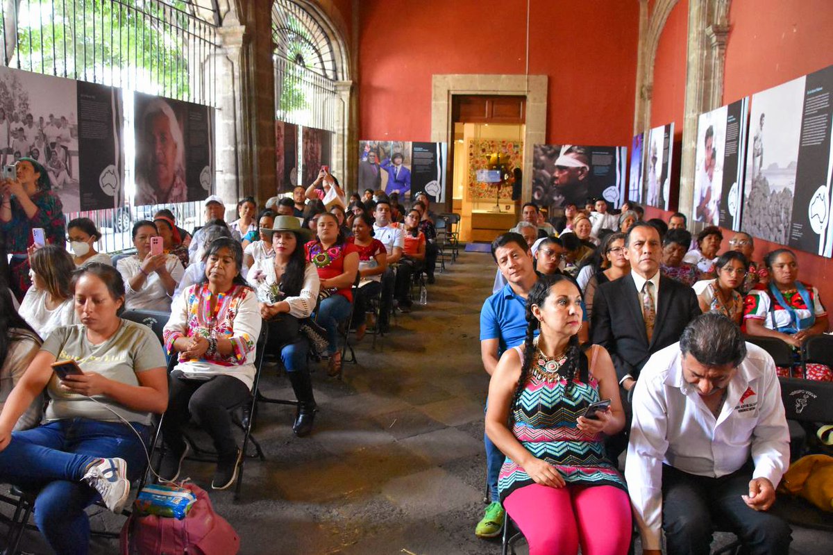 Con motivo del #DíaInternacionalDeLaMujerIndígena, asistí al Encuentro de Mujeres Indígenas por la Inclusión Social en la Ciudad de México organizado por @SEGOB_mx y #CDPIM. En este sistema patriarcal, ser mujer indígena se traduce en una doble o triple condición de desigualdad,