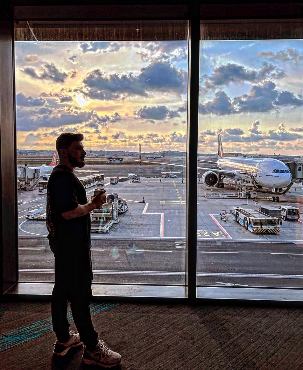ramin_salih's tweet photo. Maybe, forever was a word meant for memories,not people.
#sunset #airport https://t.co/5GDIv8Aziu