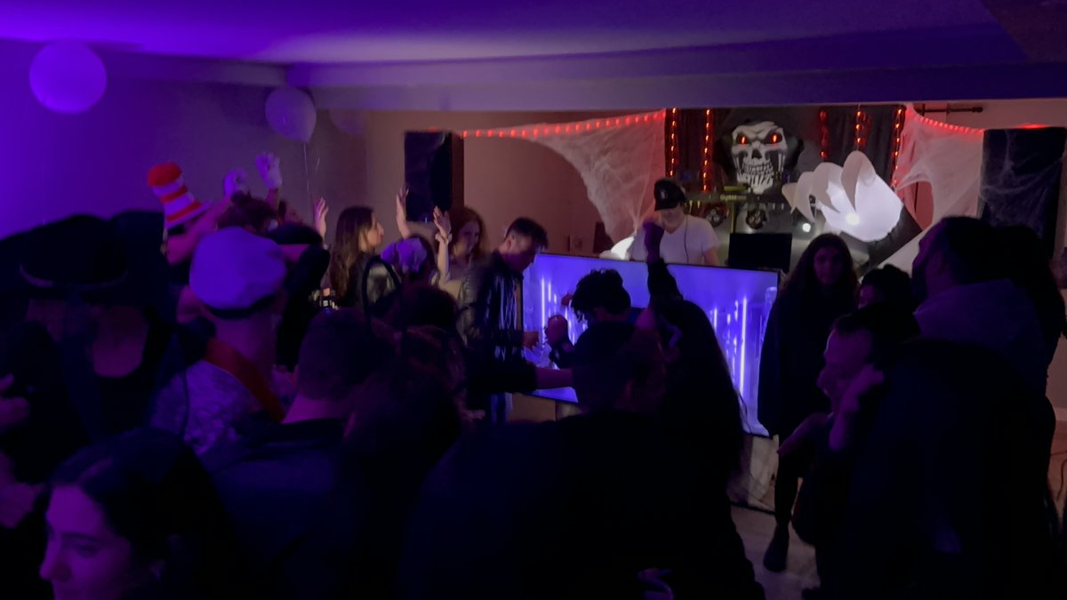 ElevationEx's tweet photo. An entire night of Halloween and fun—what's not to love about that?

We can't wait to see you at our upcoming events! Click the link in our bio to sign up for notifications. https://t.co/tSbZKpWrbK