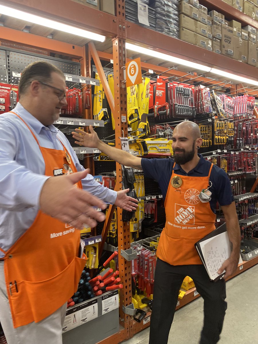 LizBolt70613835's tweet photo. Great day @THD568 Spring with @melaniepayneTHD and @KadeKasner @568. Lots of learning on taking care of our customers and it begins with  INSTOCK. #spartanlife #powerofthegulf #shrinkbuster @jermeybotkin https://t.co/femmwT62N1