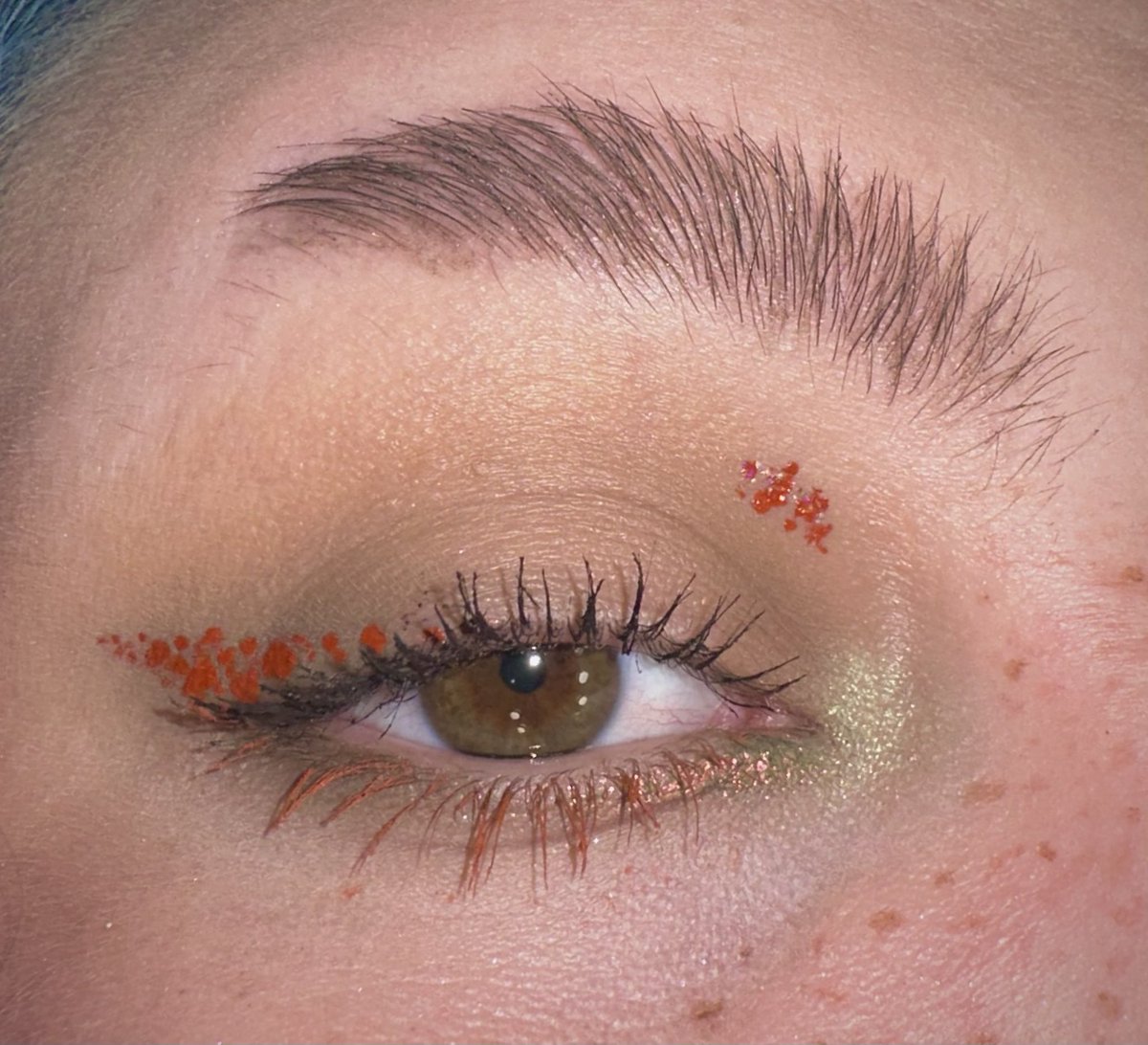 _b_e_a_n__'s tweet photo. sooo the ✨inspiration✨ behind this look is..💩rat poop💩…
that’s what happens when you ask your partner and his friend what you should do for your makeup. 

s/o to @NYXCosmetics for holding it down w their vivid brights eyeliner (on red) and bare with me blur foundation (pale) https://t.co/wlOa0ewm7N