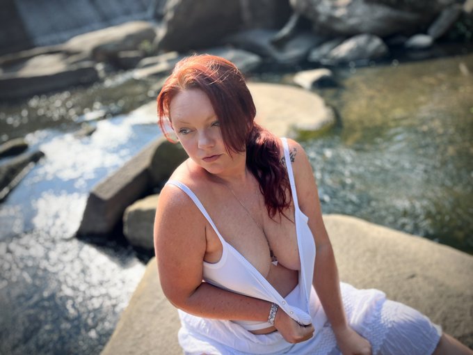 Mega cleavage. R/t for some love. #redhead #ginger #mommodels #mommodel #modelingmom #bbwbabe #momsamodel<a href="/tag/redhead"class="tags">#redhead</a><a href="/tag/ginger"class="tags">#ginger</a><a href="/tag/bbw"class="tags"><span>#bbw</span></a><a href="/tag/bbws"class="tags"><span>#bbws</span></a><a href="/tag/mombod"class="tags"><span>#mombod</span></a><a href="/tag/mombody"class="tags"><span>#mombody</span></a><a href="/tag/bbwbabe"class="tags"><span>#bbwbabe</span></a><a href="/tag/mommodels"class="tags"><span>#mommodels</span></a>