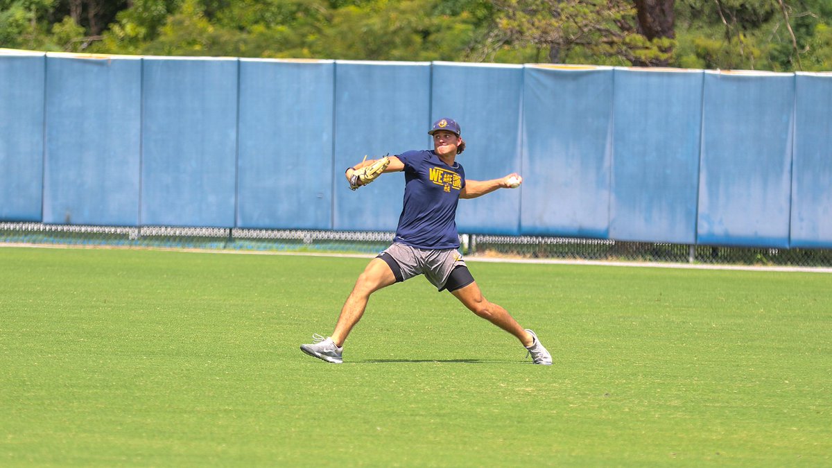 RacersBaseball's tweet photo. Launchin' missiles 🚀🚀

#GoRacers🏇 https://t.co/cLrMP5e4X1