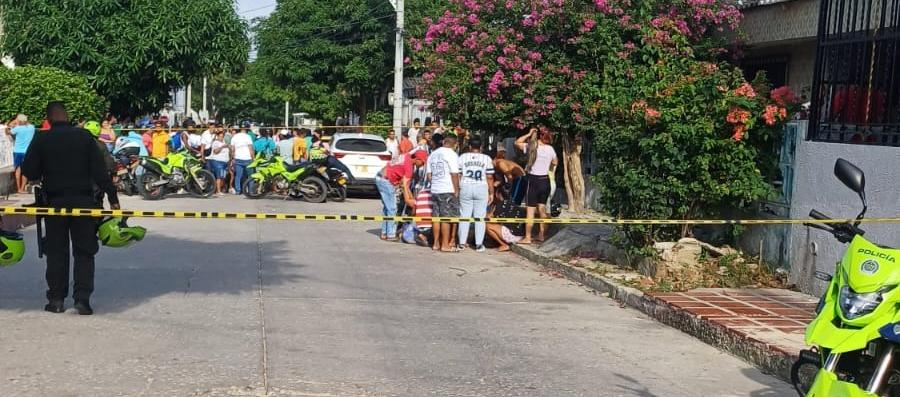 zonacero's tweet photo. Abatidos dos presuntos delincuentes cuando intentaron atracar a agente en El Santuario
https://t.co/lXFqx8y07i https://t.co/r1fr9689uX