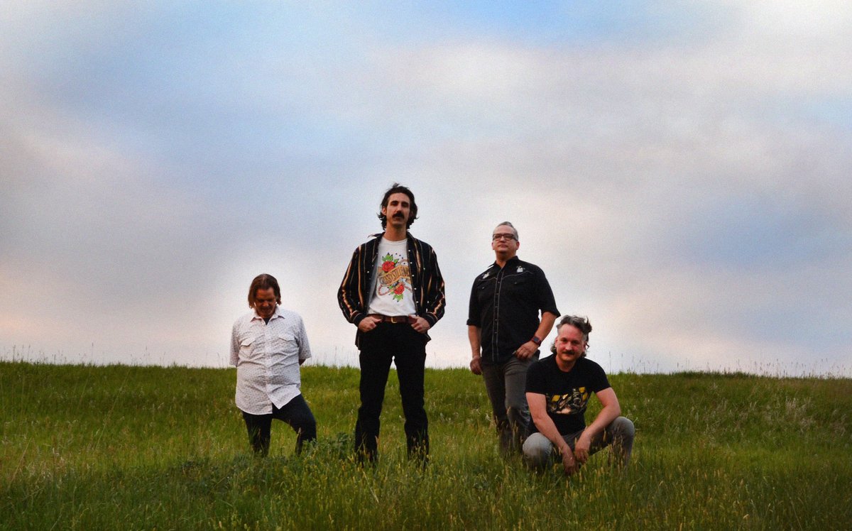 coldcoolone's tweet image. New Liquor Mountain single drop!

An upbeat tribute to an old friend’s family/farm in East Coulee, Alberta, near the badlands of Drumheller where I grew up.

RIYL your country jangling, your folk rocking and your harmonies hiiiigh

distrokid.com/hyperfollow/li…

#countryrock #newmusic