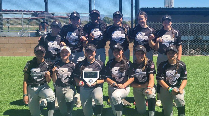 NM18uSuncats's tweet photo. Outstanding weekend of mentoring/winning🏆 
One way you can tell a team knows how to 🥊….They won’t start it but know how to finish…we play with respect and class 😺💪 Look into their eyes these kids get it💪 #RespectTheGame #505Gatas https://t.co/L1SbNvlQUe