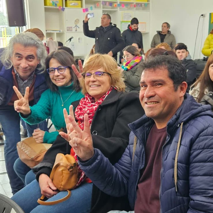 claudioarg19741's tweet photo. @Kicillofok inauguró formalmente el Jardín de Infantes N°952 en nuestro querido Barrio Nueva Esperanza  #LomasDeZamora.
Con la presencia de @minsaurralde
Y nuestro candidato a Intendente @fotermin @marinalesci 
Compartimos la alegria de el #DerechoALaEducación en la Provincia. https://t.co/HVwIPHbXFT