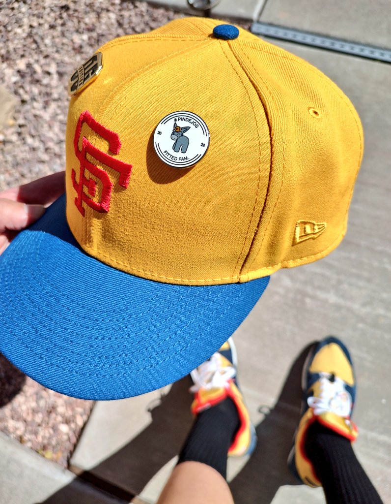 creamm1987's tweet photo. Happy Two-Tone #Tuesday
@PINdejos1 @HatClub Fam🤙
Forgot I had these @SauconyOrigs x @PackerShoes #SnowBeach
#NUMaera + #PINdejos 🌎Wide #Family
@ortiz_royski @Catoishere @Cmd_Guap1 @ElShaungo_ @ChiefWahoo22 @miggy_roman @Uli_GEE @DyeMasterDiscs @2Blessed2Strezz @Atown_Kell https://t.co/dtb9rBOLGO