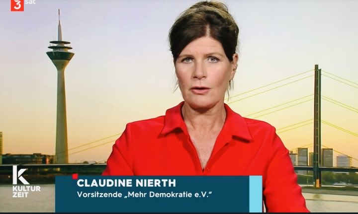 Gestern in der ⁦<a href="/3sat/">3sat</a>⁩ Kulturzeit! Von resignierten #Bürgern und frustrierten #Politikern. Und wie #Emotionen und #KollektiveTraumata unsere Entscheidungen beeinflussen. Mehr davon im neuen Buch Die #ZerrisseneGesellschaft bei ⁦<a href="/GoldmannVerlag/">Goldmann Verlag</a>⁩ 3sat.de/kultur/kulturz…