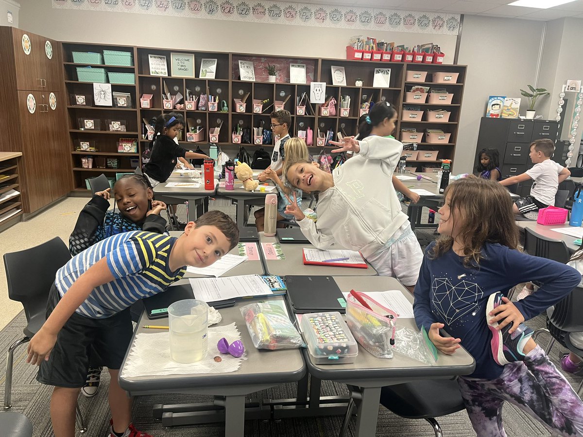 KeleyWilton's tweet photo. Exploring the physical properties of matter today…sink or float? #windsongstrong #prosperproud https://t.co/wWPXb01Fx5