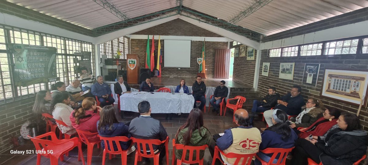 CORPONOR's tweet photo. @Corponor socializa los avances de educación ambiental en  Silos, durante el desarrollo de la mesa del #Cidea se presentó la experiencia significativa del #Prae y el plan de acción del #Ceam en el municipio https://t.co/jhDq4pt9el