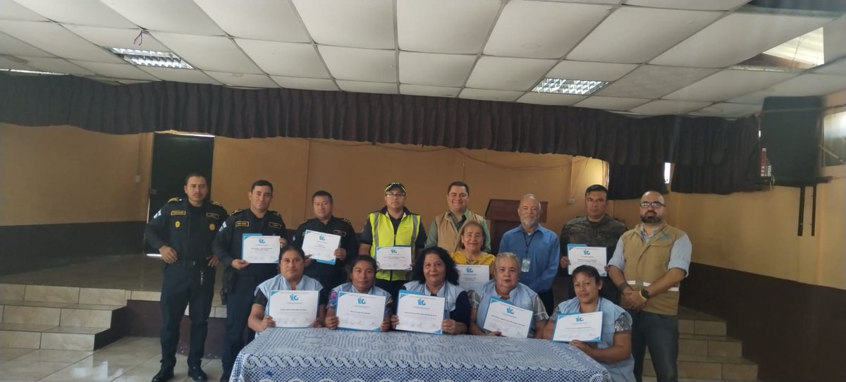 junta_electoral's tweet photo. ¡Gracias, #Chinautla y #SanPedroAyampuc! La activa participación de los integrantes de las Juntas Electorales Municipales y los integrantes de las Mesas técnicas de Seguridad hicieron posible estas #EleccionesGuate2023. 
#GUATEVOTA2023  #EleccionesGT2023  #Guatemala https://t.co/iwEUtUKIYK