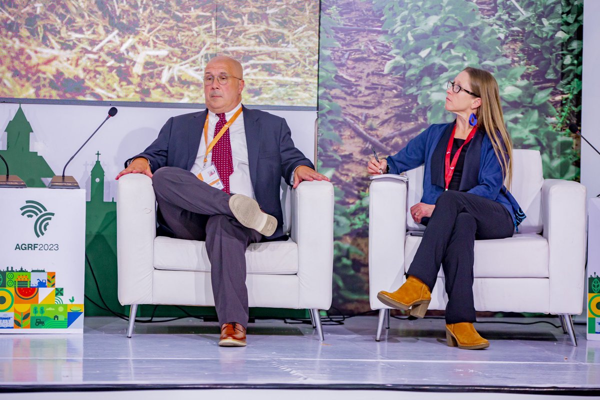 TheLandAlliance's tweet photo. 📸 In pictures

Our very own @lawinowiecki is in Dar es Salaam for #AGRF2023, highlighting the critical role of healthy #soil in addressing food insecurity, climate change, biodiversity loss, and ecosystem restoration.

@ca4sh_global 

#TreesPeoplePlanet #SaveSoil #AGRFinDar https://t.co/daaRL9nwdL