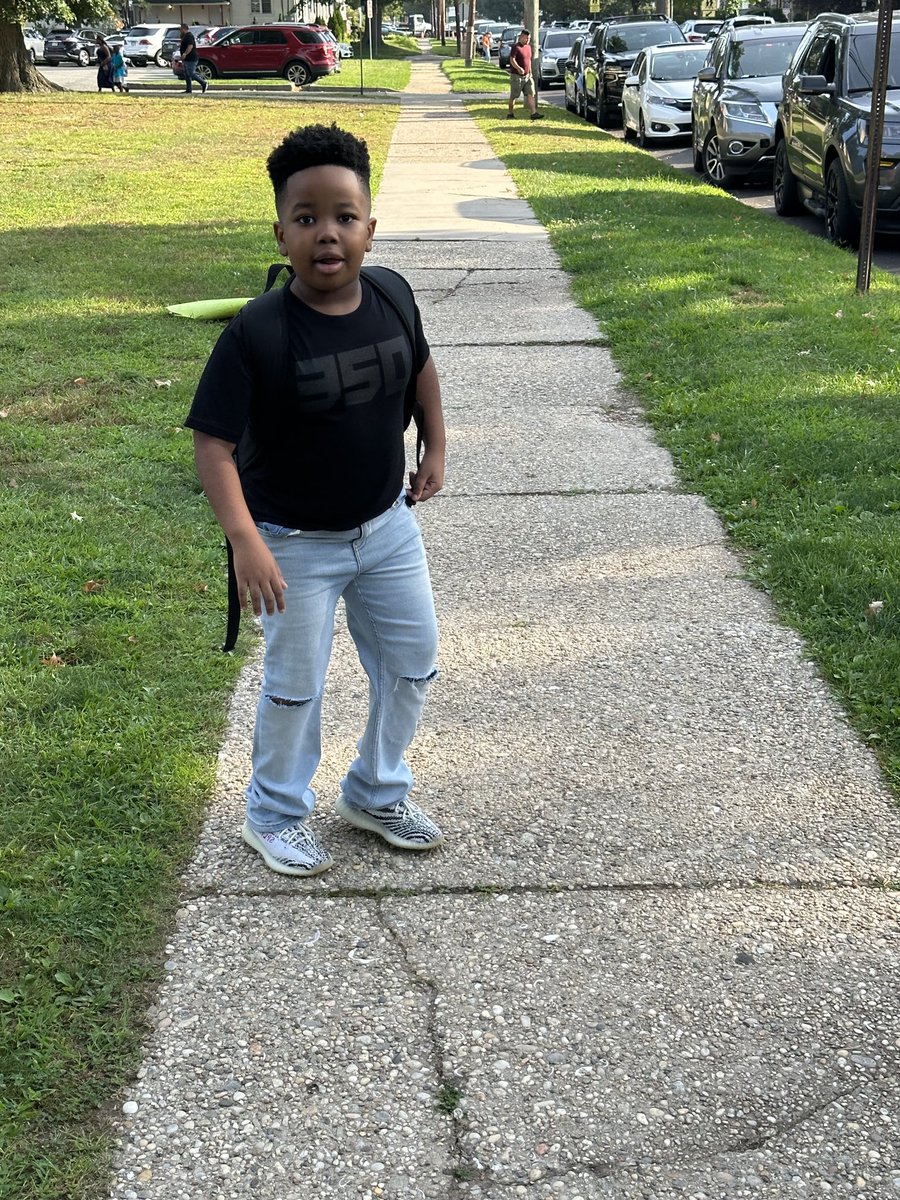 victrudo's tweet photo. Welcome back to school my son ❤️❤️❤️❤️❤️❤️❤️ https://t.co/d02urpDaS3