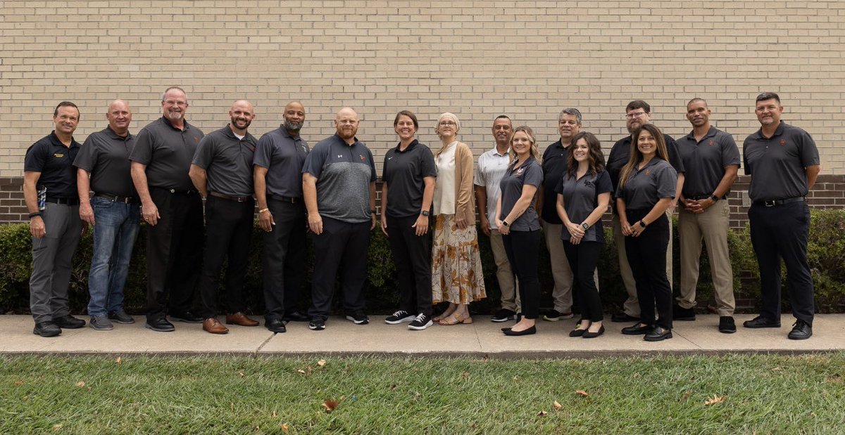 bromley_dustin's tweet image. Great PD day down by the BAY! #LPSupportServices #LPAttendanceMatters #LPStrong