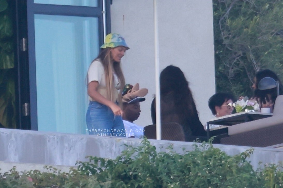 Beyoncé News tweet media