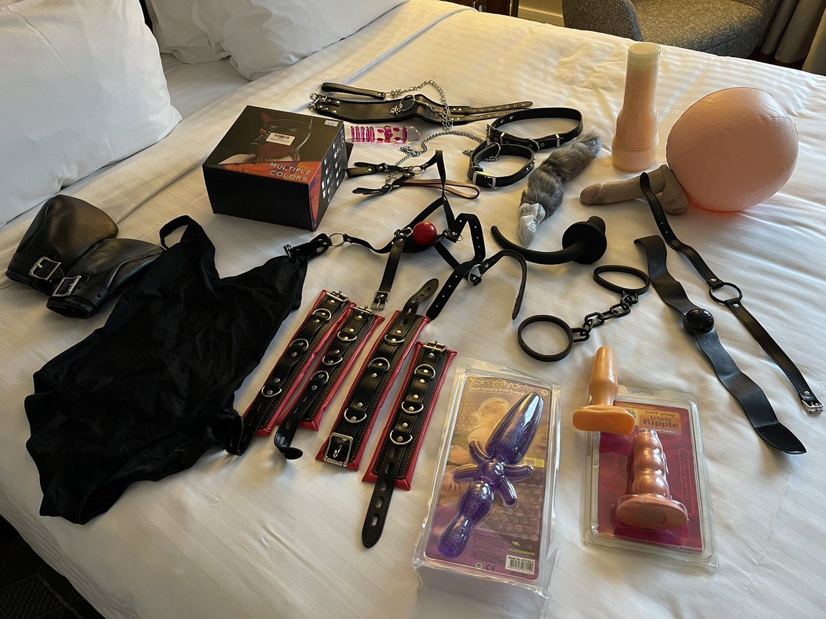 Viper1371's tweet photo. When you plan a fun night in for ‘one’…🤪 https://t.co/2DZDPsluBK