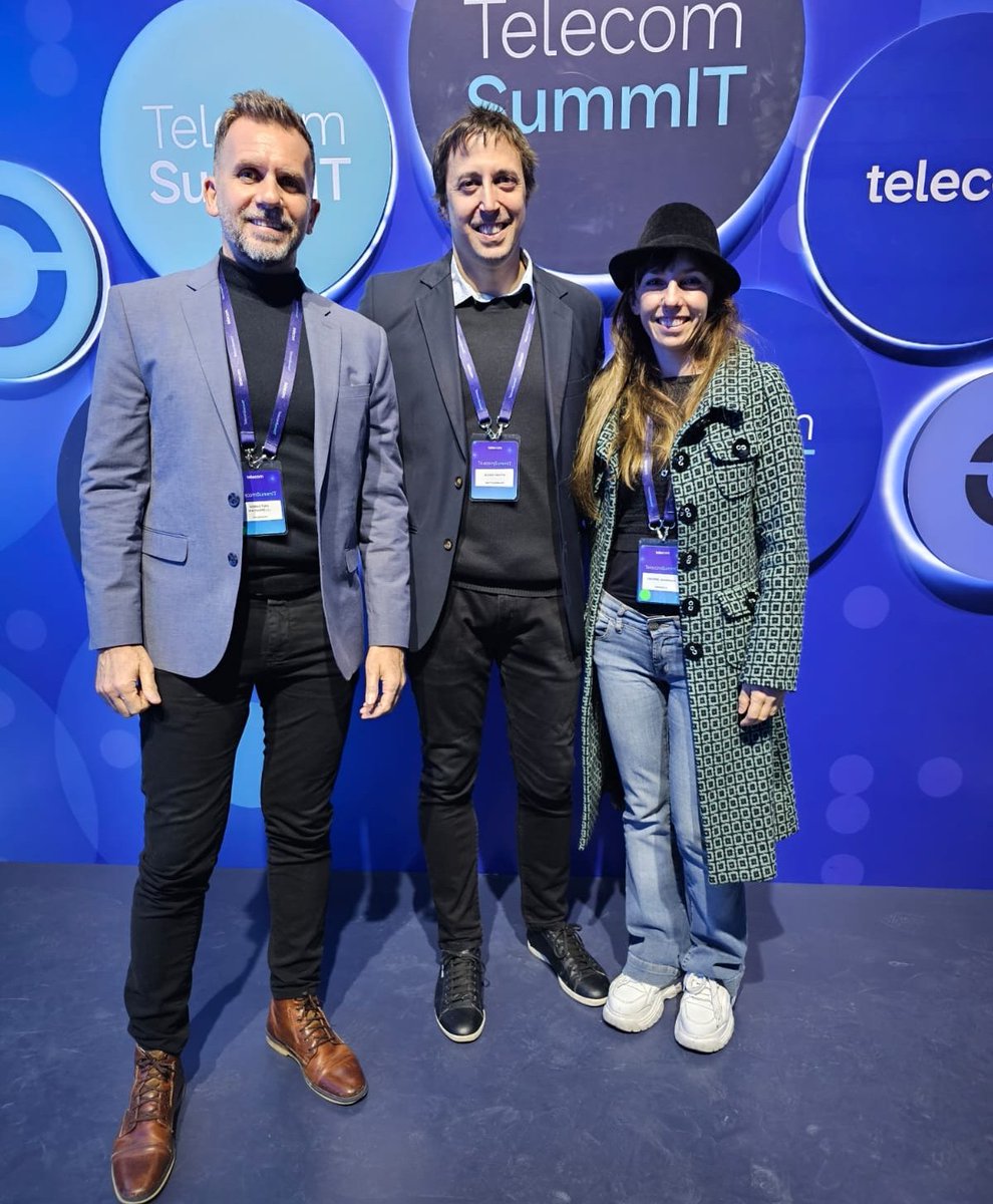 Diego_Fantini's tweet photo. Con el team @ITSitio 🌐 @sebasmagna & @LaJaimo #TelecomSummit 2023 https://t.co/7k4xmu1FCI