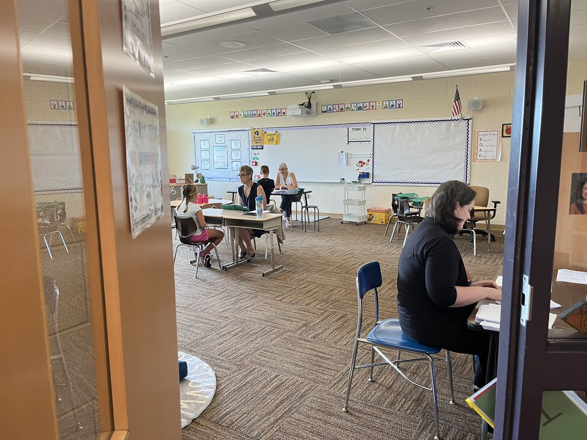 LingleAveElem's tweet photo. Kuddos to our reading team, coaches, and aides for their hard work and collaboration to complete our beginning-of-year testing!!  Teamwork at its best!! 🖤🧡🙌🏻 #ThisIsPalmyra
@CougarLiteracy https://t.co/akEP0R8yIH
