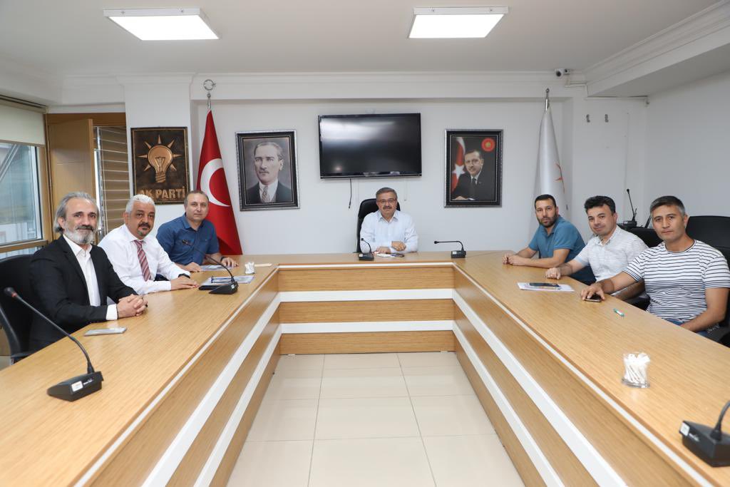 avyurdunuseven's tweet photo. 📍Afyonkarahisar

Staj ve çıraklık sigortası mağdurları yardımlaşma ve dayanışma derneği temsilcileri ve üyeleri ile bir araya gelerek istek,talep ve önerilerini dinledik.
Konunun ilgili bakanlık ve birimlere iletilmesinin takipçisi olacağız. https://t.co/RAfFLl64g2