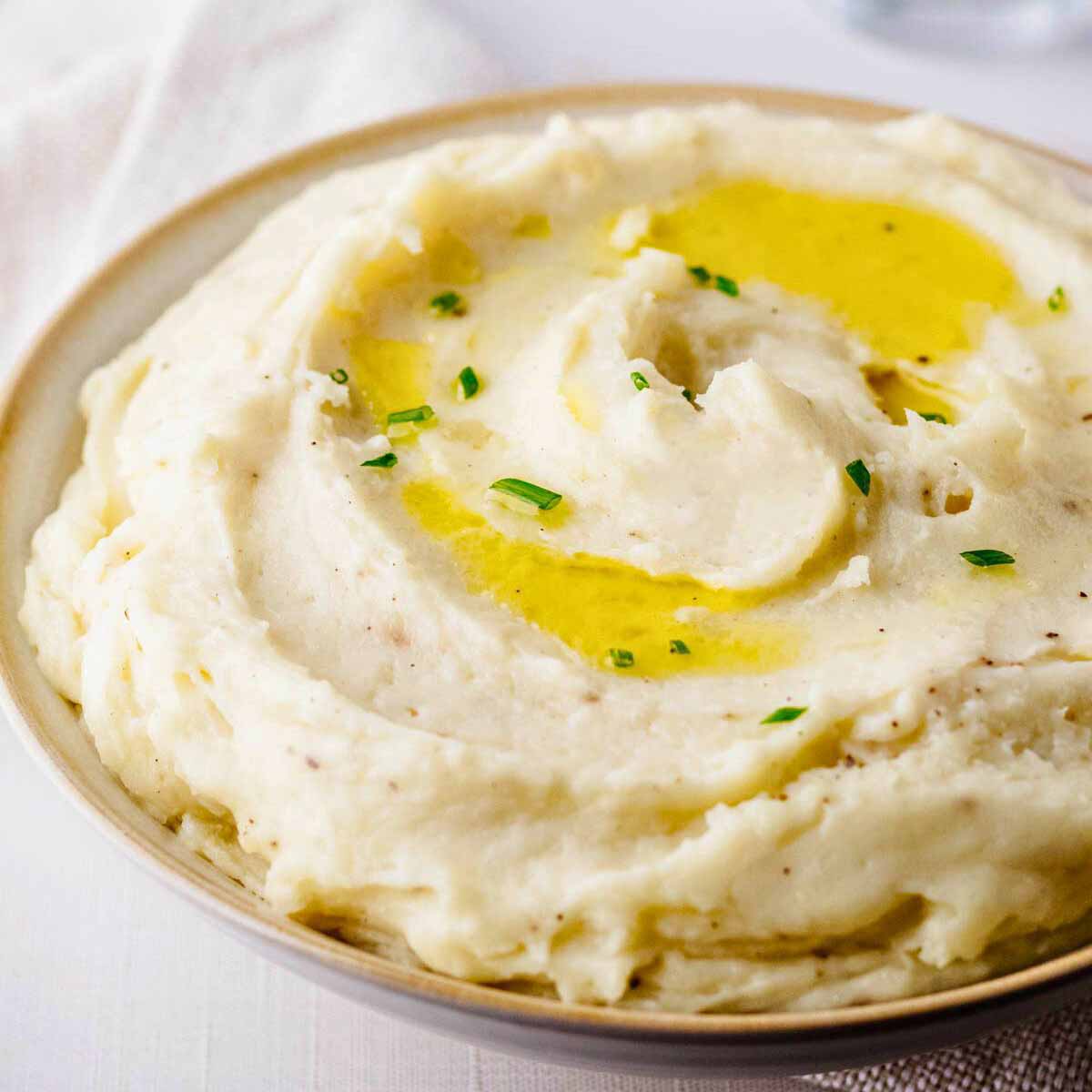 HeavenlyBlogs's tweet photo. Savor the rich flavors of our #trufflemashedpotatoes – a #gourmet twist on a #classicdish. Creamy, luxurious, and simply irresistible! 🍽️✨ #GourmetDining #FoodieFaves #DeliciousEats #ComfortFood
https://t.co/hqZr5hVFQw https://t.co/z9JgYGy5Qu