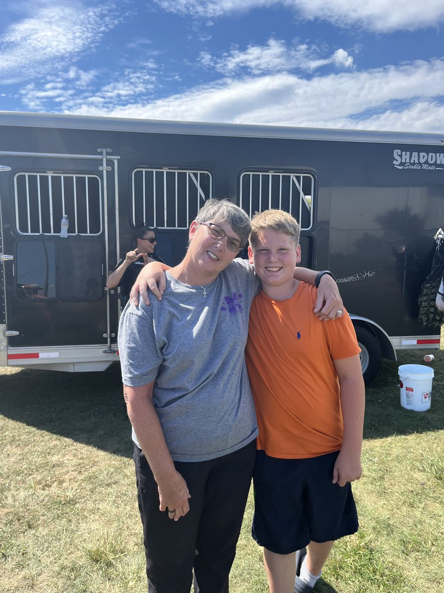 Today for Middies another remote learning. We met Police officers Payne with horse, Officer Deaton, Officer Caito and Hawk school resource teams. Saw Mason old Central student 
#Passport 2 Tomorrow #Middie Rising  <a href="/Central_MCSD/">Central Academy</a> @Jen_Hayes1 P2T